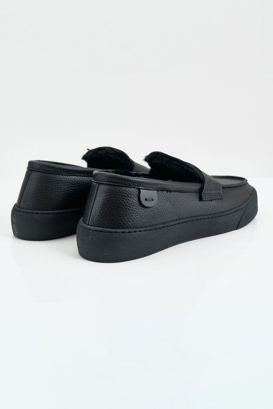 Black Textured Loafer with Sleek Design