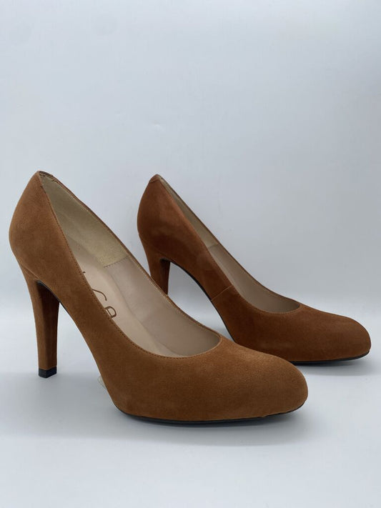 Cinnamon Suede Pumps with Elegant High Heel