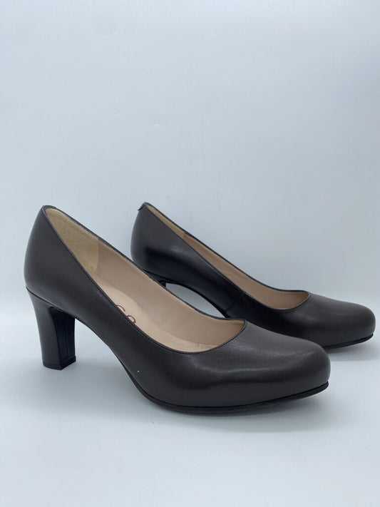 Dark Leather Pumps with Chunky Heel