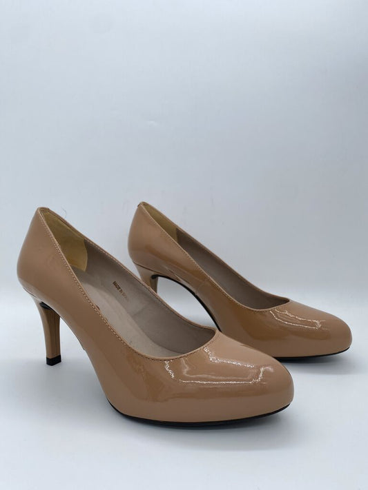 Beige Patent Leather Heeled Pumps