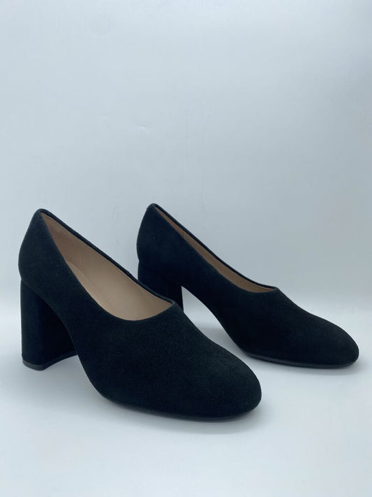 Black Suede Block Heel Shoes with Rounded Toe