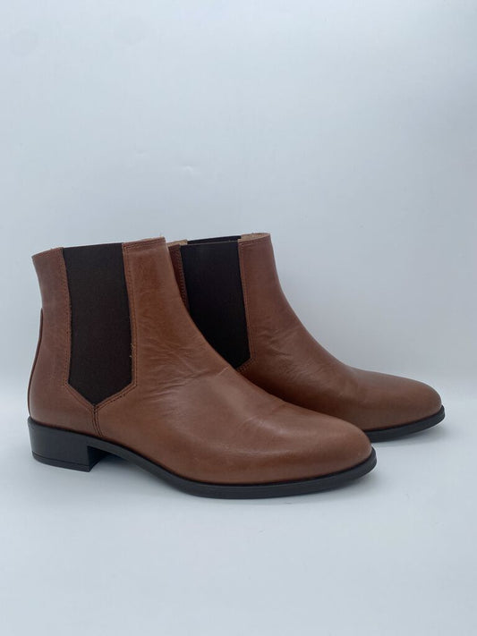 Brown Leather Ankle Boots with Elastic Panels
