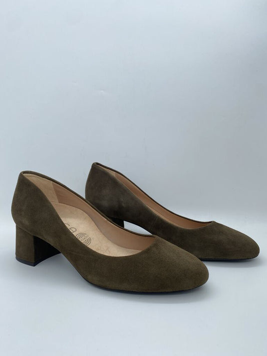 Olive Suede Chunky Heel Pumps for Effortless Elegance