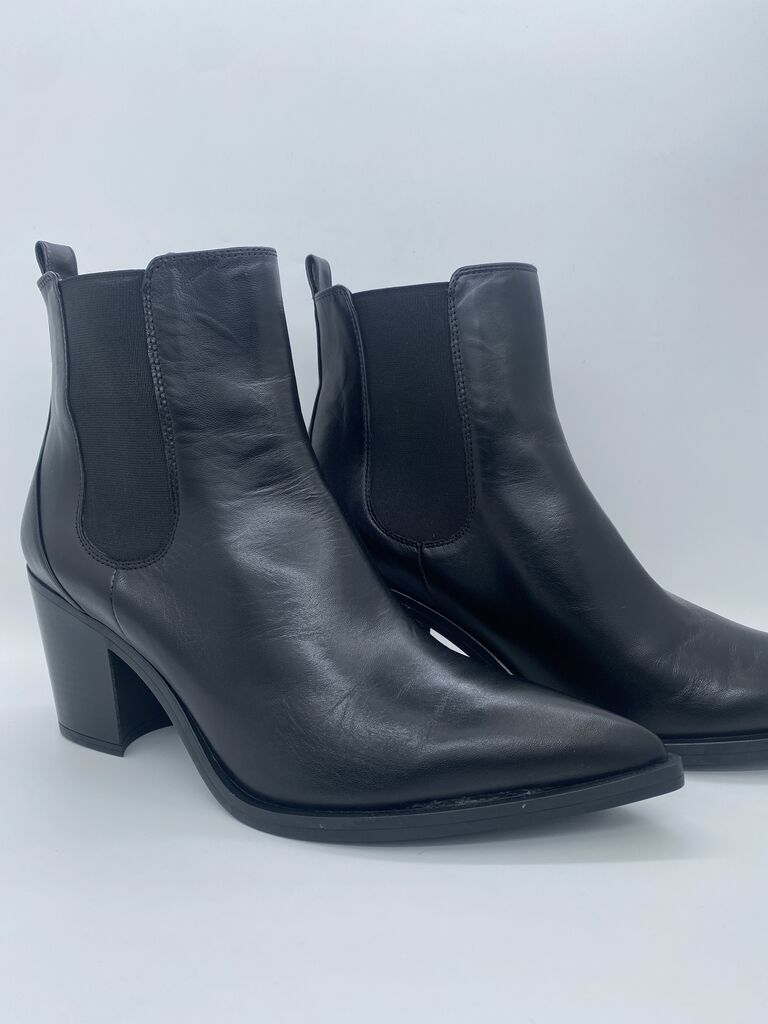 Black Leather Ankle Boots with Stacked Heel