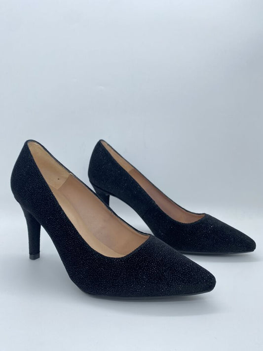 Black Textured Pumps with Pointed Toe