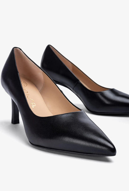 Black Leather Pointed Toe Heels with Sleek Design