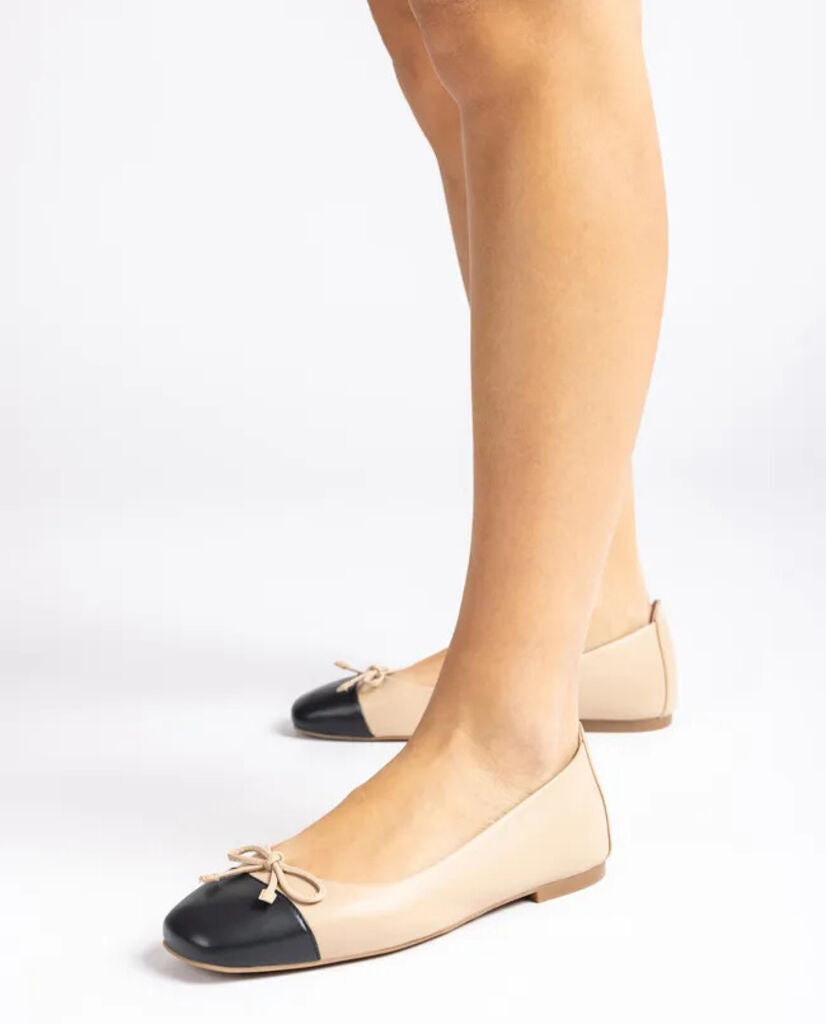 Two-Tone Leather Ballet Flats with Bow Accent