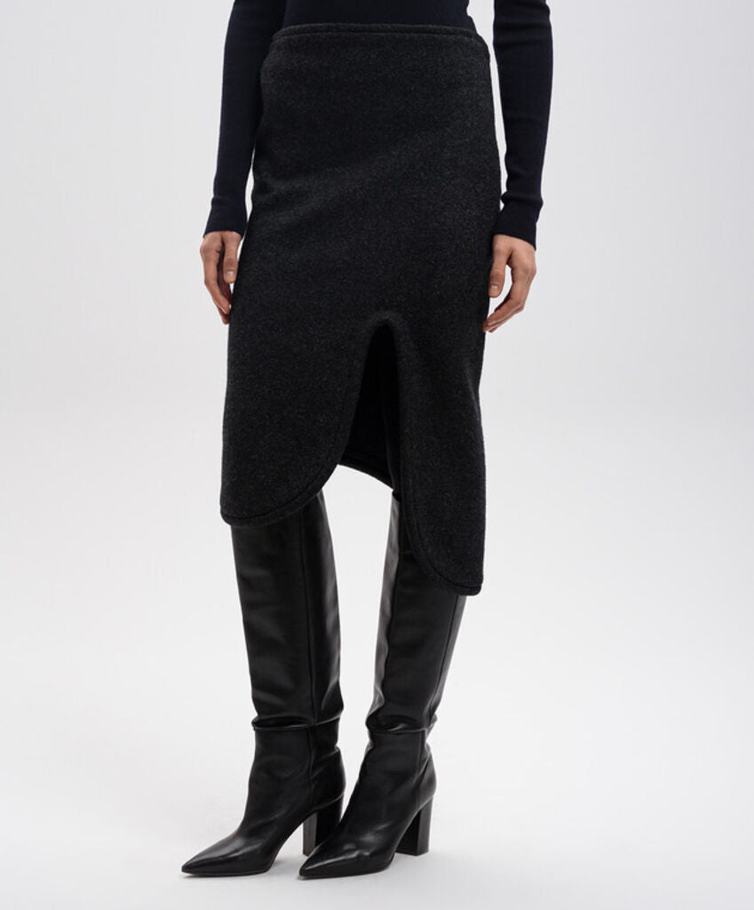 Elegant Black Knit Midi Skirt with Unique Cut
