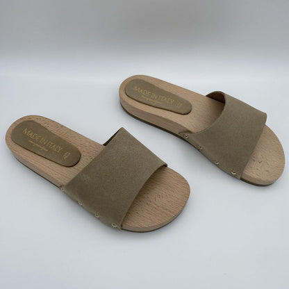 Neutral Wood Sandal with Minimalist Design