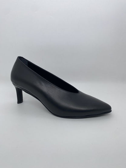 Black Sleek Leather Heel with Pointed Toe