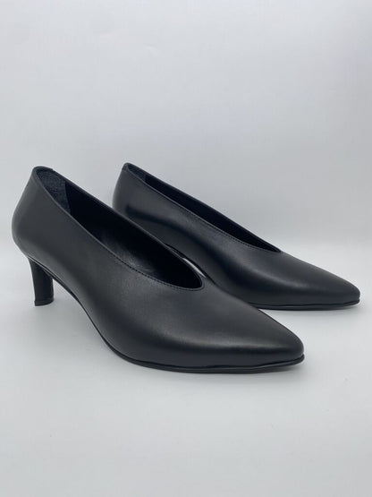 Black Sleek Leather Heel with Pointed Toe