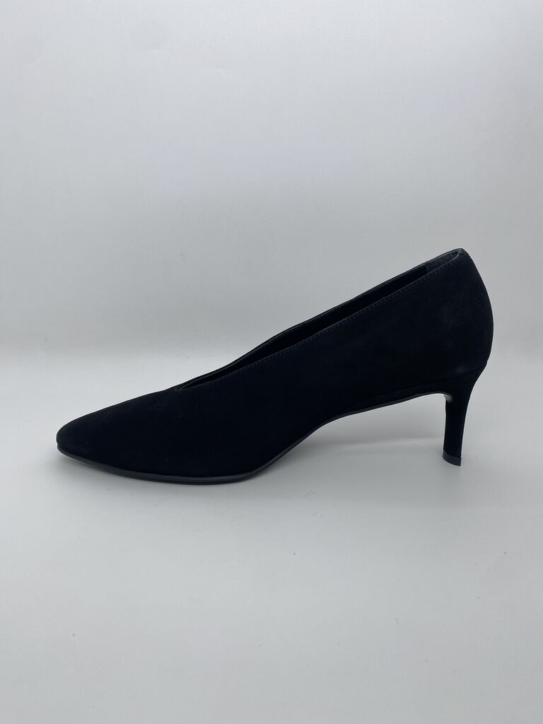 Black Suede Classic Mid-Heel Pump