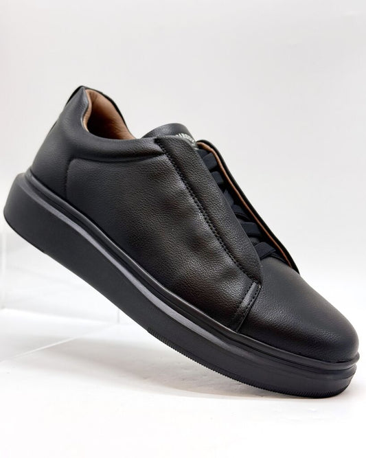 Black Leather Low-Top Sneakers with Cushioned Sole
