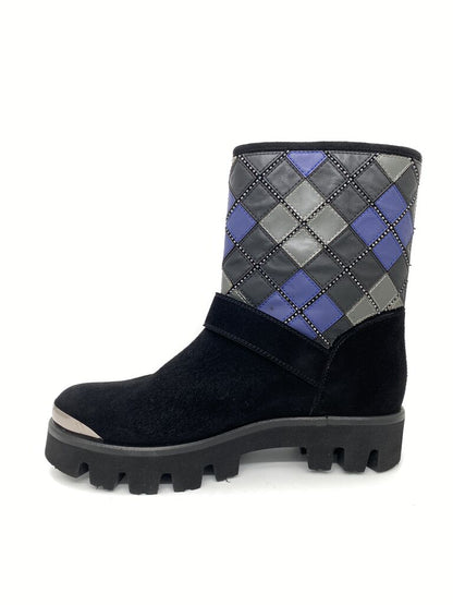 Black Quilted Leather Boots with Buckle Accent