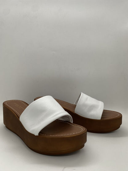 White Textured Sandal with Platform Heel