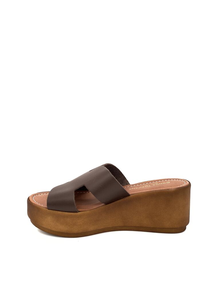 Brown Platform Slide Sandals with Crossed Straps
