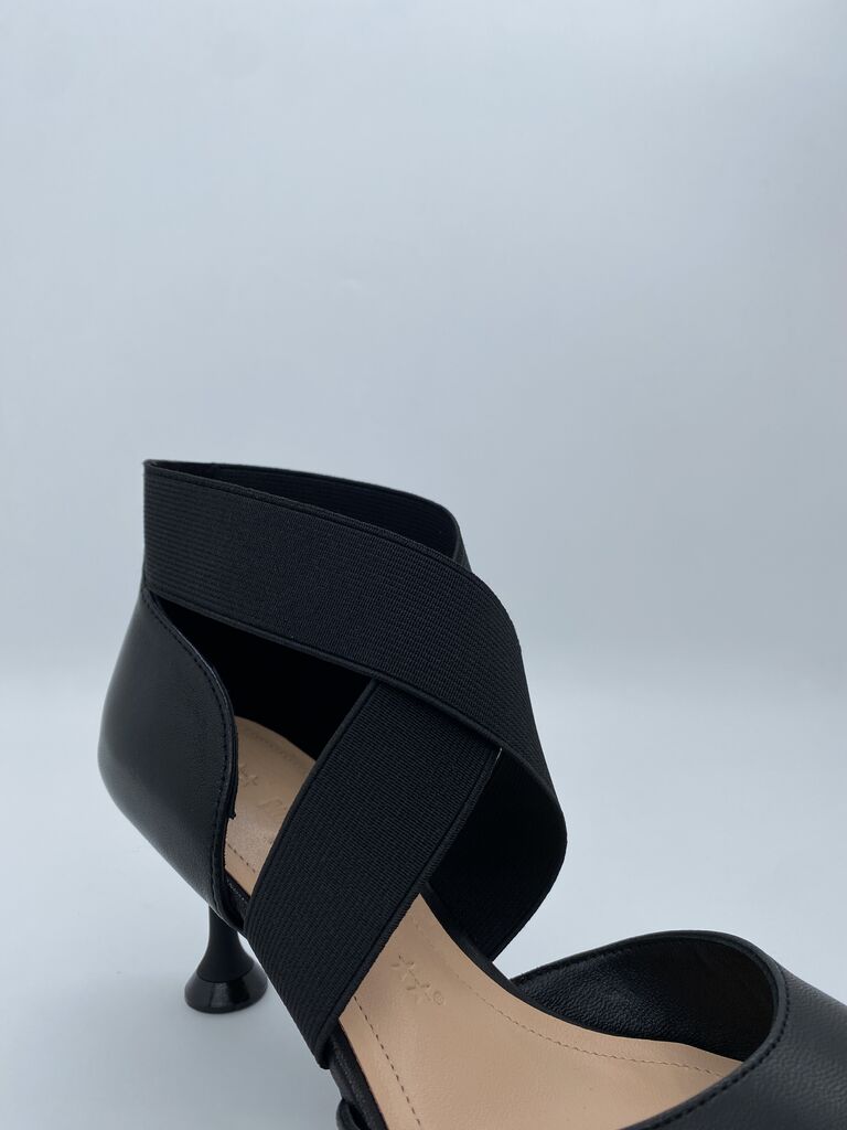 Black Crisscross Strap Heels with Unique Heel