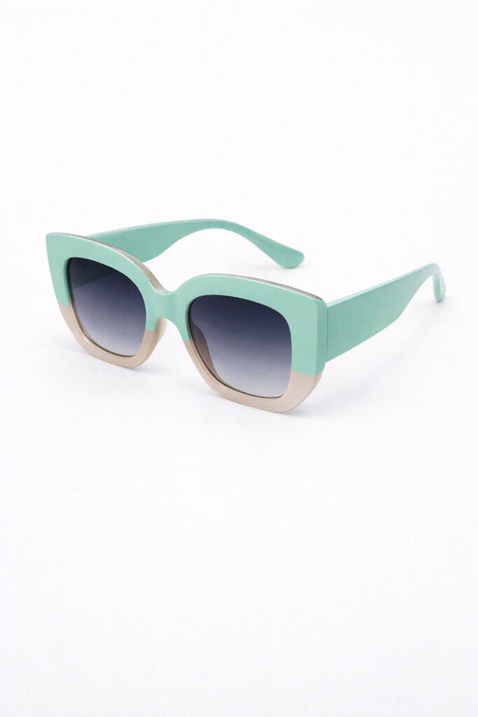 Black Glossy Cat-Eye Sunglasses with Gradient Lenses