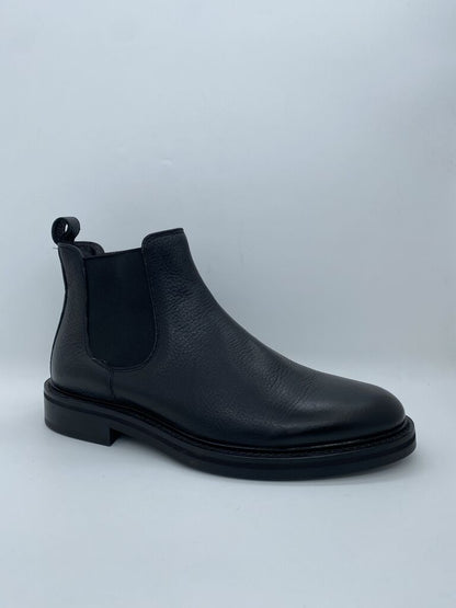 Black Textured Chelsea Boot with Elastic Gusset