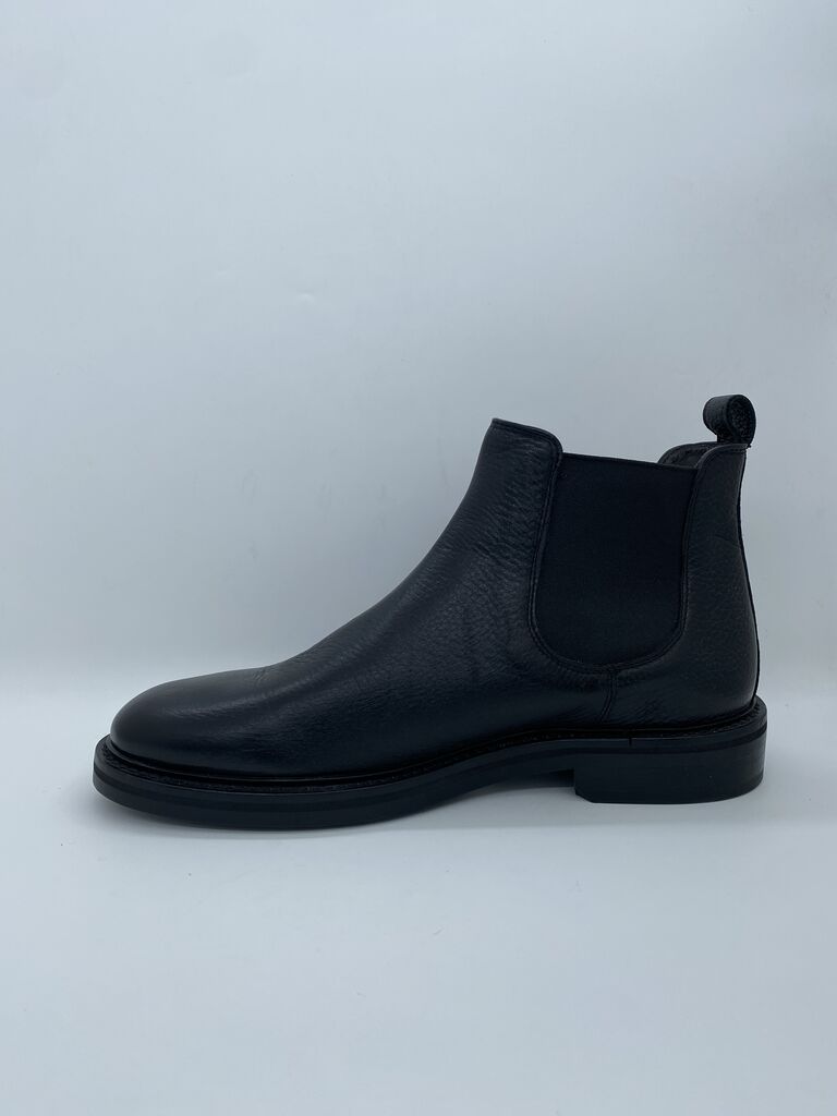 Black Textured Chelsea Boot with Elastic Gusset