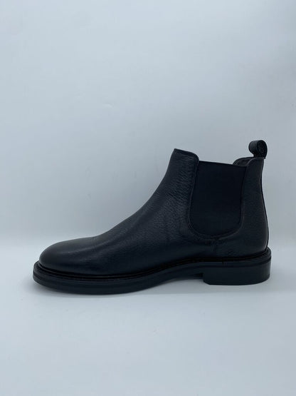 Black Textured Chelsea Boot with Elastic Gusset
