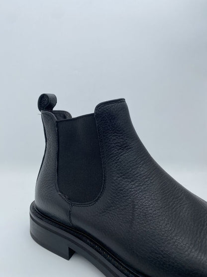 Black Textured Chelsea Boot with Elastic Gusset