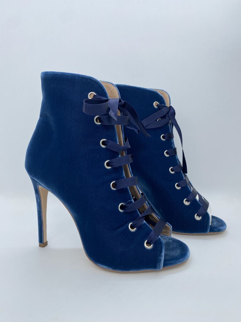 H105 Velvet JEANS