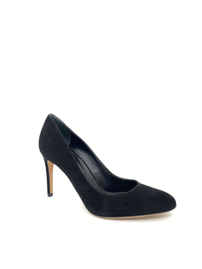Black Suede Pump with Classic Elegance