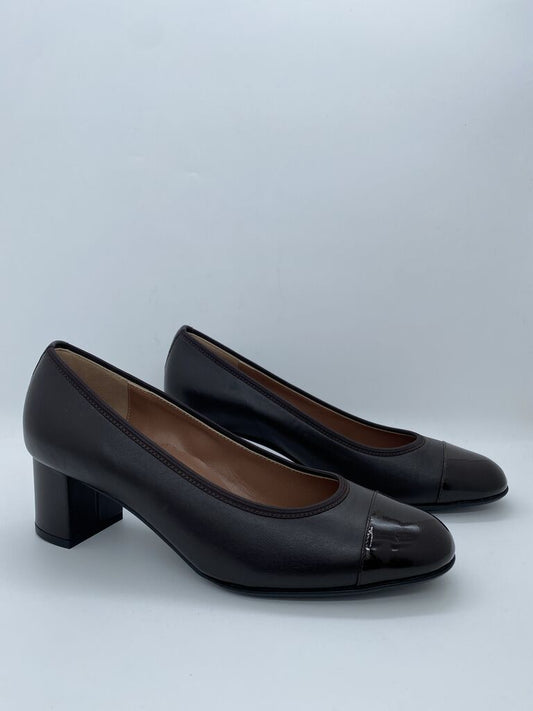 Black Leather Block Heel Pumps with Glossy Toe