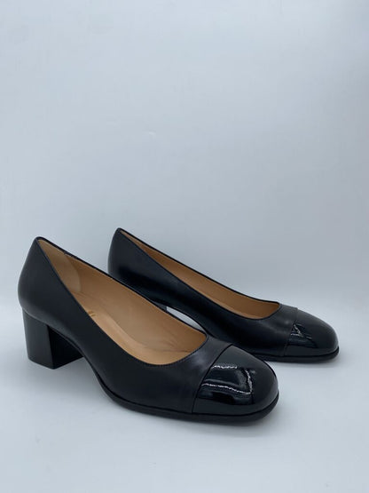 Black Leather Pumps with Glossy Toe