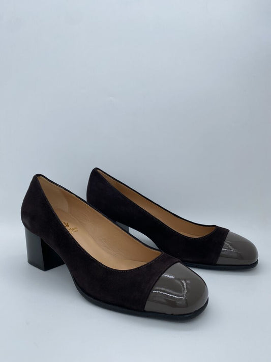 Black Suede Block Heel Pumps with Patent Toe