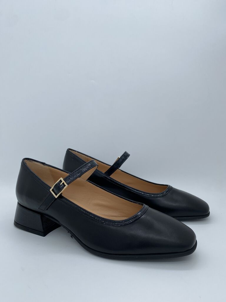 Black Leather Mary Jane Shoes with Block Heel