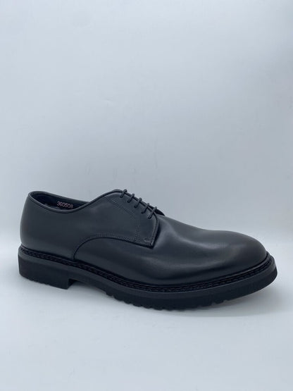 Black Leather Derby Shoe with Textured Sole