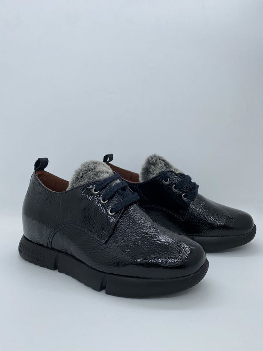 Black Patent Leather Lace-Up Shoes with Fur Lining