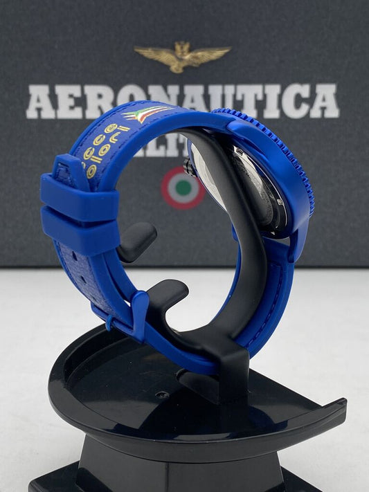 Blue Rubber Dive Watch with Rotating Bezel